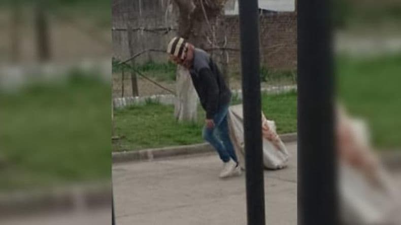 Vecinos alertaron a la Policía sobre un sujeto trasladando elementos sustraídos de una casa