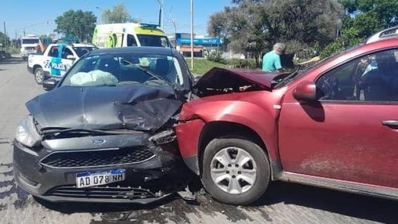Chocaron dos vehículos en el Segundo Cruce