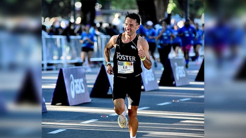 Luciano Dragi en el Top 10 de los 21K de la Asics Golden Run 2025