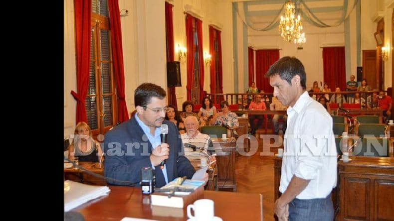 Hernán García asumió como edil en la sesión del viernes