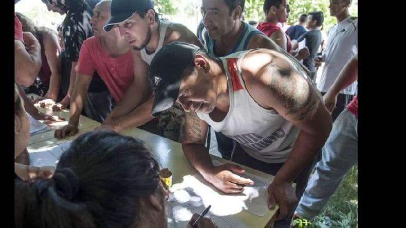 El Gobierno bonaerense comenzó un censo en la toma de un predio en Merlo