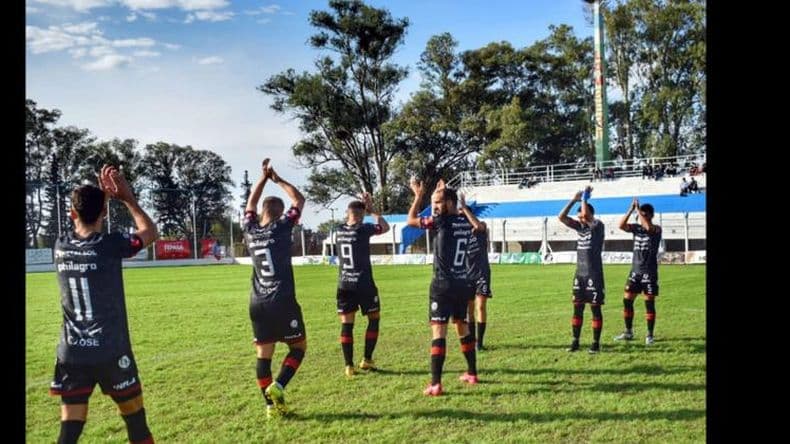 Douglas busca regresar al triunfo y a la punta en el Torneo Federal A