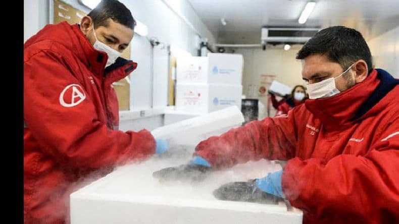 Llegaron desde China al país un millón de vacunas Sinopharm
