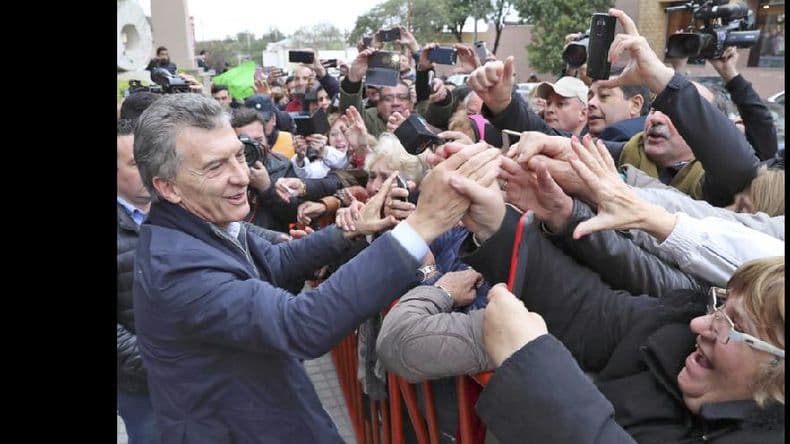 Macri continuó su gira por el NOA con reuniones con gobernadores peronistas