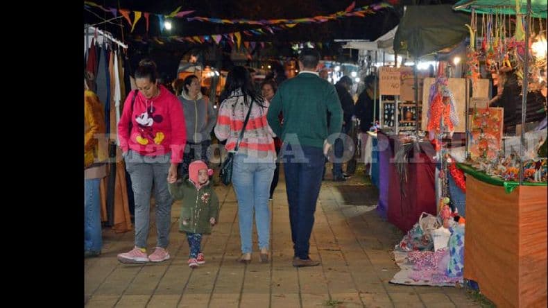 Volvieron las ferias de artesanos a la Plaza 9 de Julio
