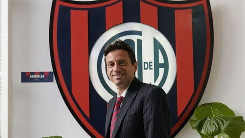 Una cámara oculta muestra al presidente de San Lorenzo de Almagro recibiendo dólares