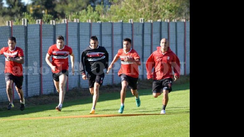Douglas Haig sigue planificando el debut mientras aguarda la llegada de Mazza