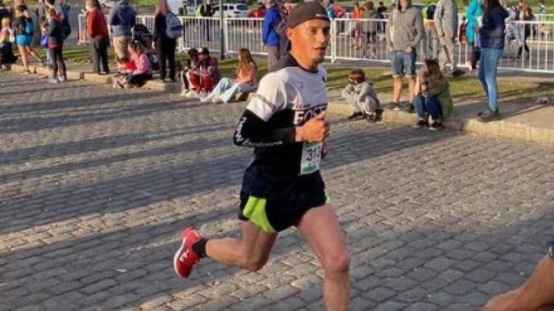 Marcos Misiewicz finalizó 17º en el 20º Medio Maratón de Rosario