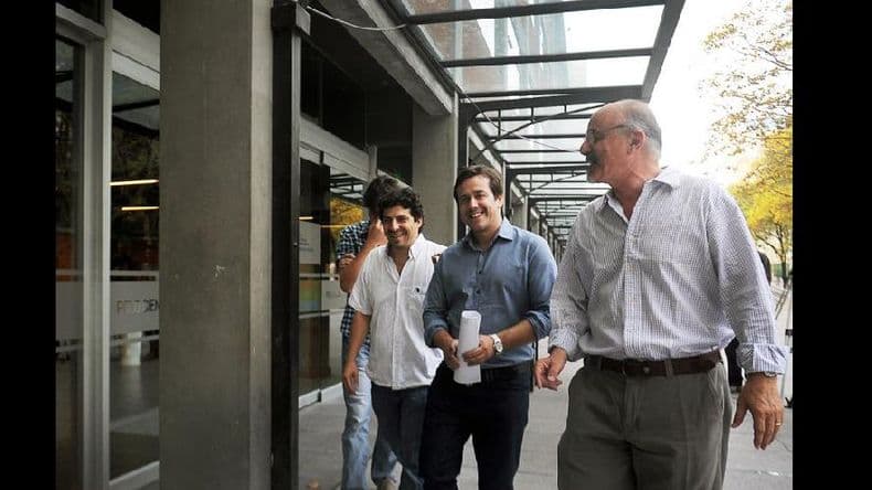 Recalde de campaña en la Capital junto a Tomada criticó a Mauricio Macri