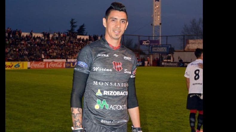 Perafán rubricó su regreso a Douglas: “Vuelvo a un club que quiero mucho”