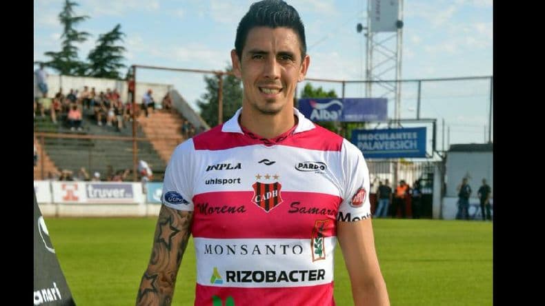 Martín Perafán, con un pie afuera de Douglas, arreglaría con Boca Unidos