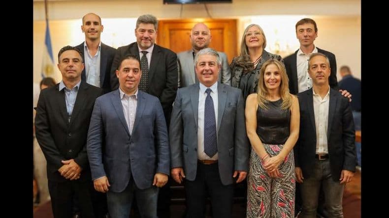 Se renovó el cuerpo legislativo y pusieron en funciones al equipo de secretarios del Ejecutivo