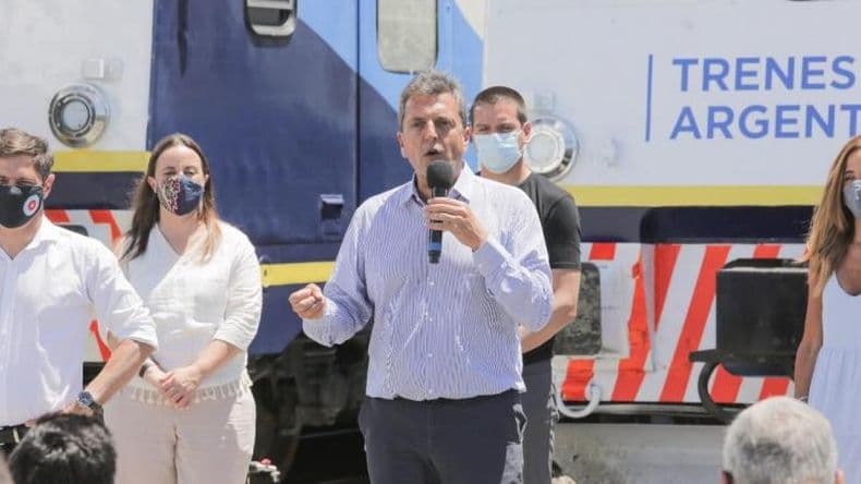 Massa, Guerrera y Kicillof en la presentación del tren sanitario para hisopados y vacunación