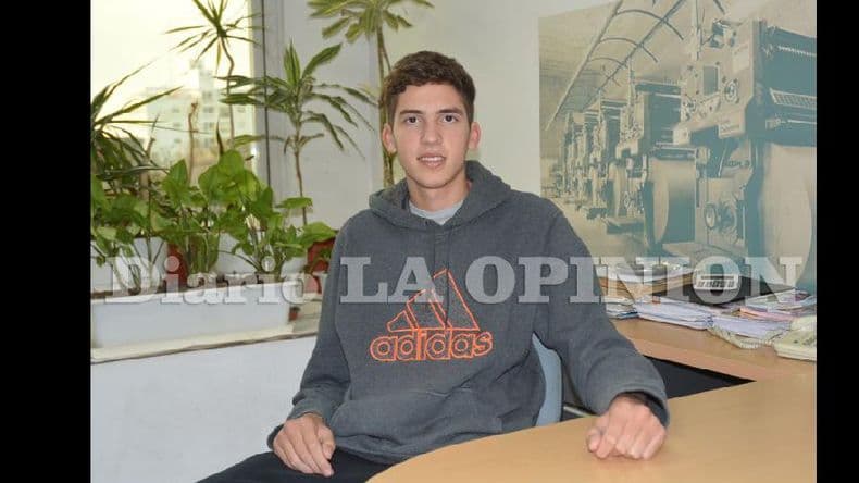 Mateo Carrón concentra en La Pampa con la selección nacional Sub 19 de voleibol