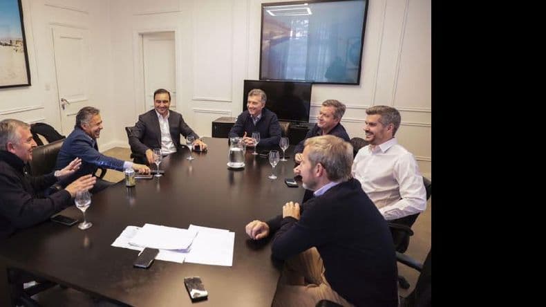 Macri recibió a Lospennato por el aborto y se reunió con gobernadores por el paro
