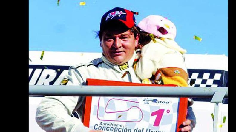 Mauricio Selva terminó tercero en la clasificación del Turismo 4000