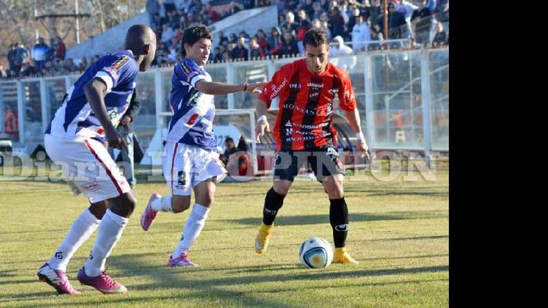 Douglas cayó de local ante Guaraní y Guglielminpietro renunció a su cargo