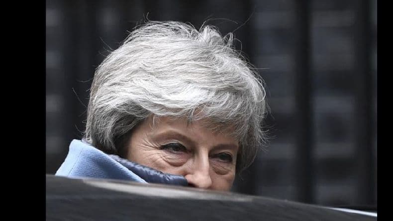 Theresa May ofreció su renuncia a cambio de la aprobación del Brexit
