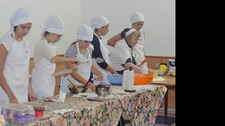 Emprender: con importante concurrencia se desarrolló el Curso Intensivo de Repostería