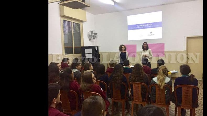 La Fundación Infancia dictó talleres sobre noviazgos violentos
