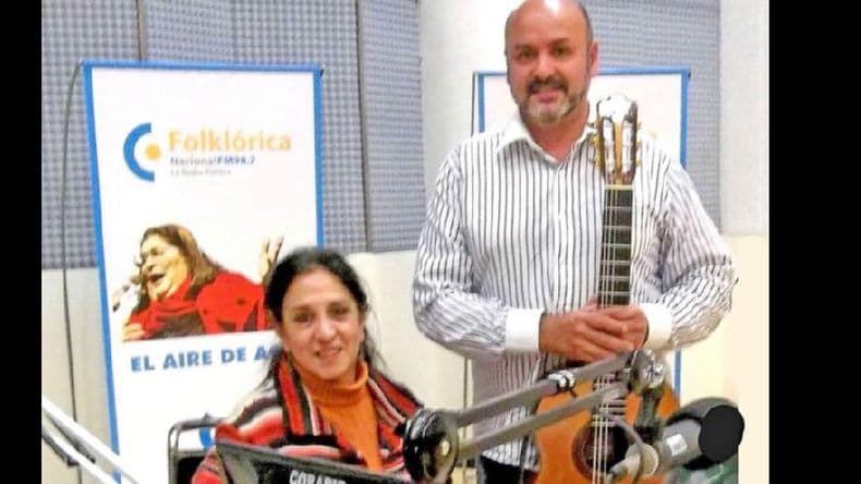 Mónica Younis cerrará su muestra cantando