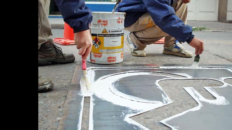 Trabajos de demarcación de calles y colocación de los nuevos nomencladores
