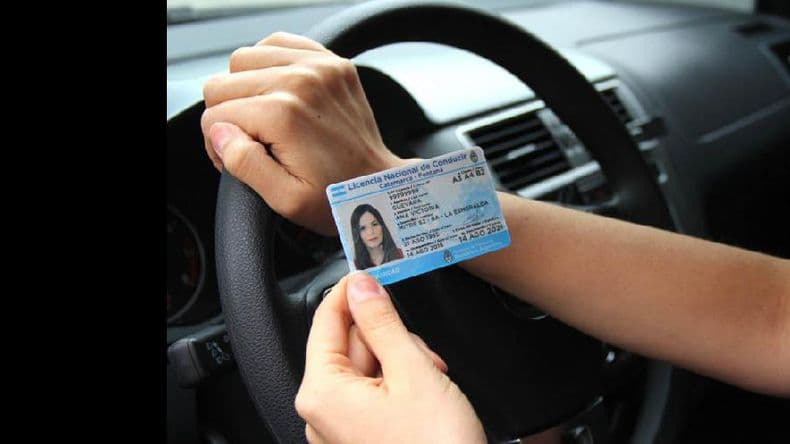 Proponen que las licencias para conducir se renueven el día del cumpleaños