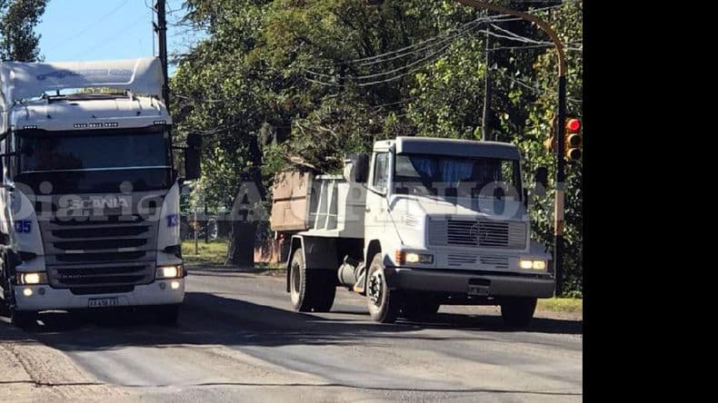 Continuo peligro de los camiones que transitan en las rutas urbanas