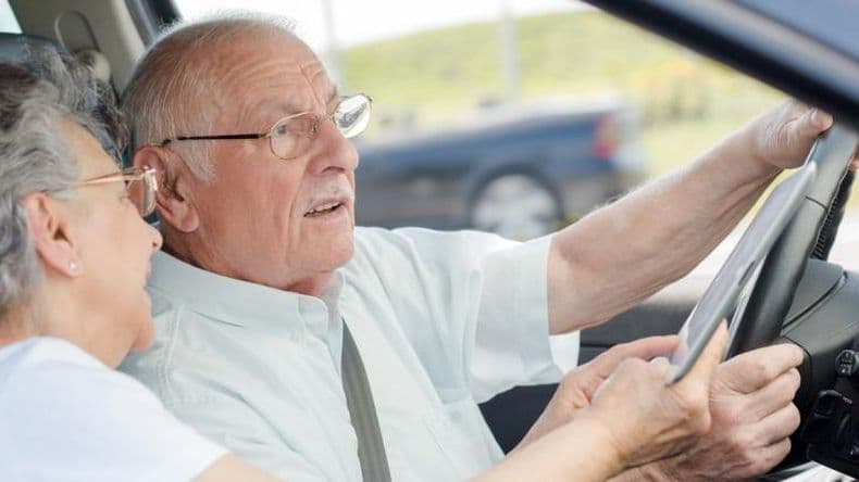 Mayores de 70 años piden ser eximidos de aranceles al renovar la licencia de conducir
