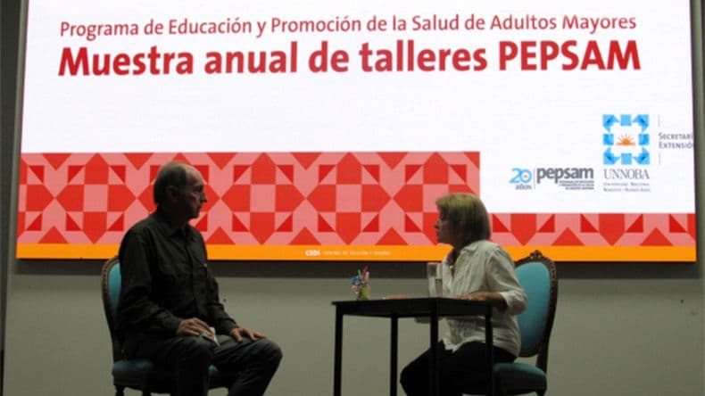 Adultos mayores presentan una creación teatral colectiva en el auditorio de la Unnoba