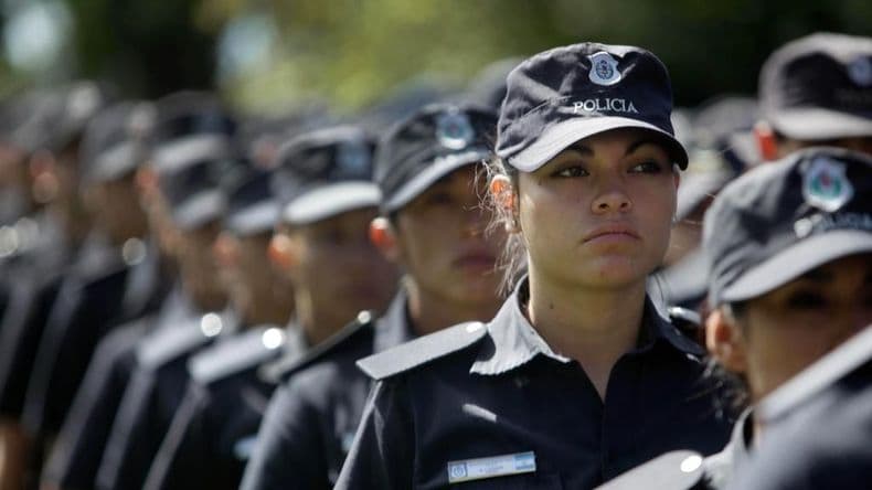 La ex pareja de una oficial de Policía la denunció por lesiones y enfrenta una causa penal y un sumario