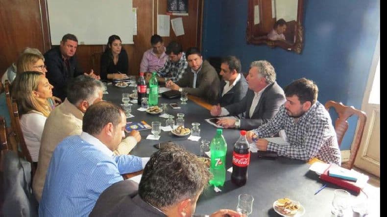 Pullman se comprometió a poner nuevos micros y a cumplir los horarios