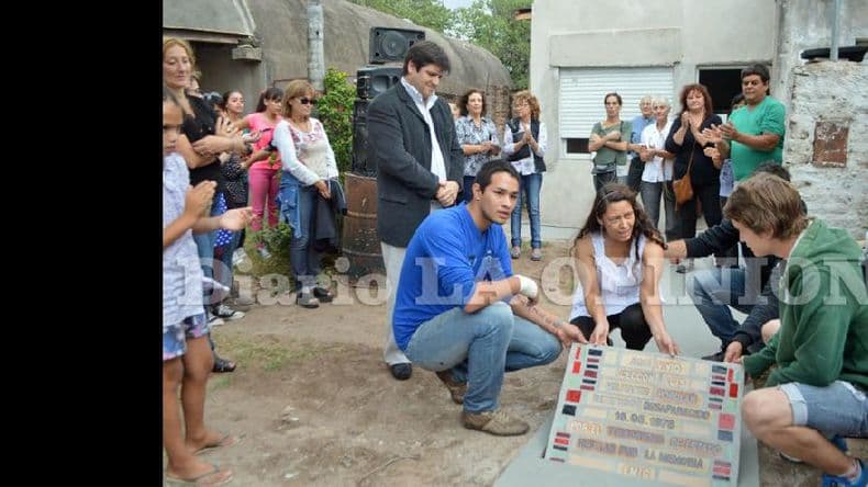 En homenaje a Ceccón fue colocada la segunda “Baldosa por la Memoria”
