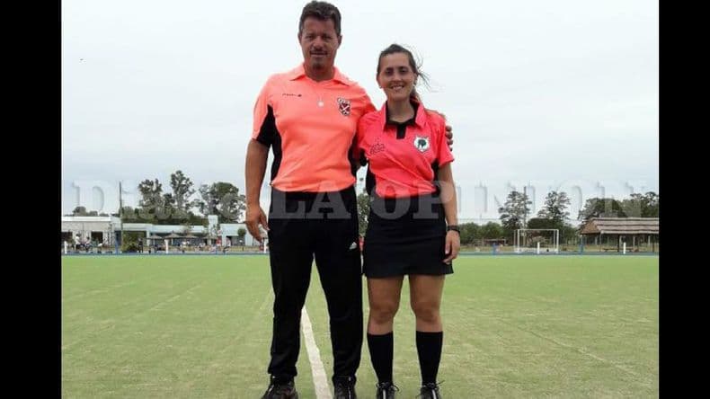 Natalia Ferrari continúa con el “legado familiar” como árbitro de hockey