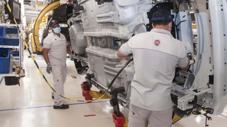 El Gobierno habilitará importaciones de neumáticos si no se resuelve el conflicto