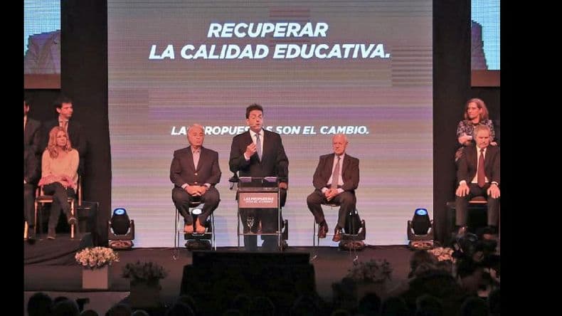 Massa presentó su programa junto a De la Sota y Lavagna