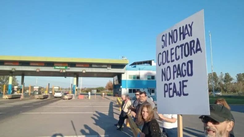 Autopista Pilar Pergamino: reclamos en la cabina de peajes del Paraje Larena