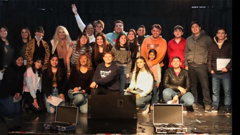 Rocío Pérez presenta un espectáculo con su alumnado