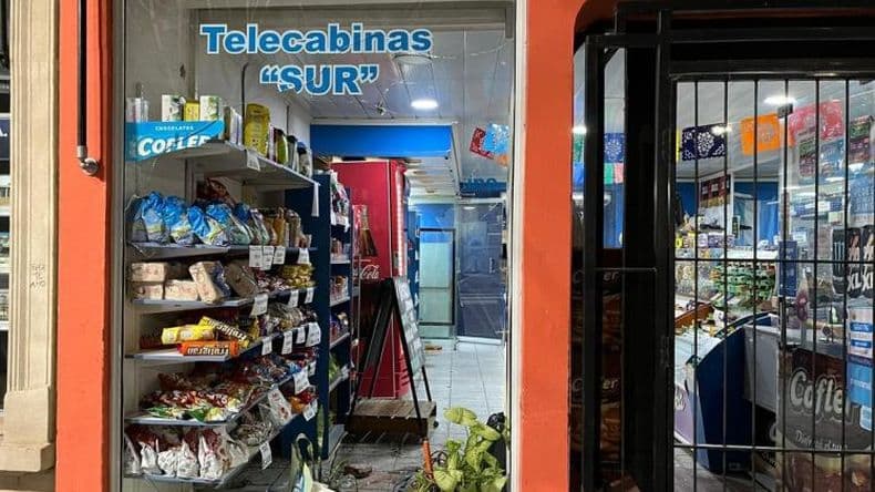 Rompieron la vidriera y entraron a robar en un local céntrico