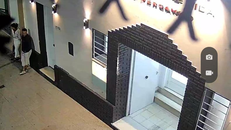 El ladrón y la ladrona, una pareja en lo sentimental y socios en los planes delictivos para robar motos