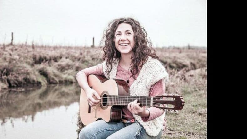 Paulina Torres y peña en el Fortín Pergamino