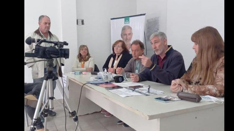 Pedro Rossi ratificó sus propuestas junto a sus compañeros de lista