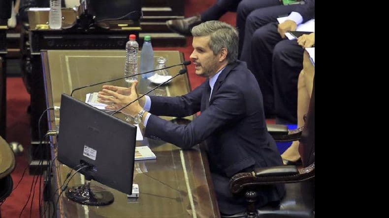Peña se cruzó duro con el kirchnerismo en Diputados: “¡Háganse cargo de algo!”