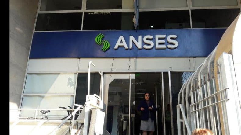 Para la inscripción al Refuerzo, hoy abrirá la oficina de Anses