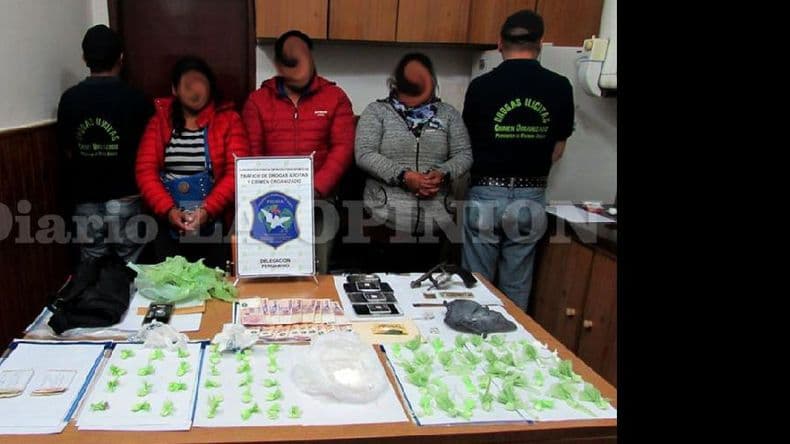 Tres personas detenidas en el barrio Kennedy con más de 100 dosis de cocaína
