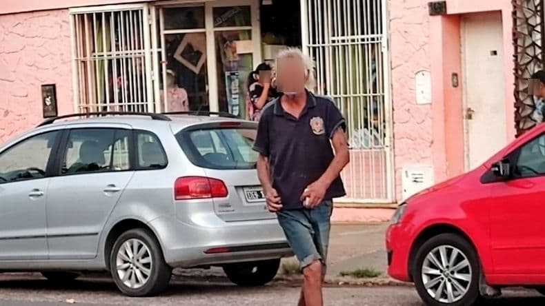 "Pirulo" ingresó al patio de un vecino, intentó agredir a una policía y lo frenaron con un disparo antitumulto