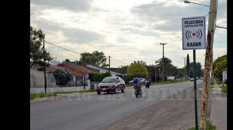 Alerta radares: funciona el nuevo dispositivo de control en la avenida Rodríguez Jáuregui