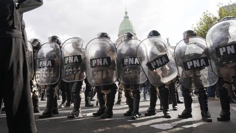 Marcha al Congreso: Gendarmería controla los accesos a CABA y el Gobierno despliega un megaoperativo