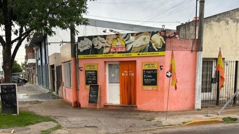 Dos ladrones armados asaltaron a la empleada de una pollería