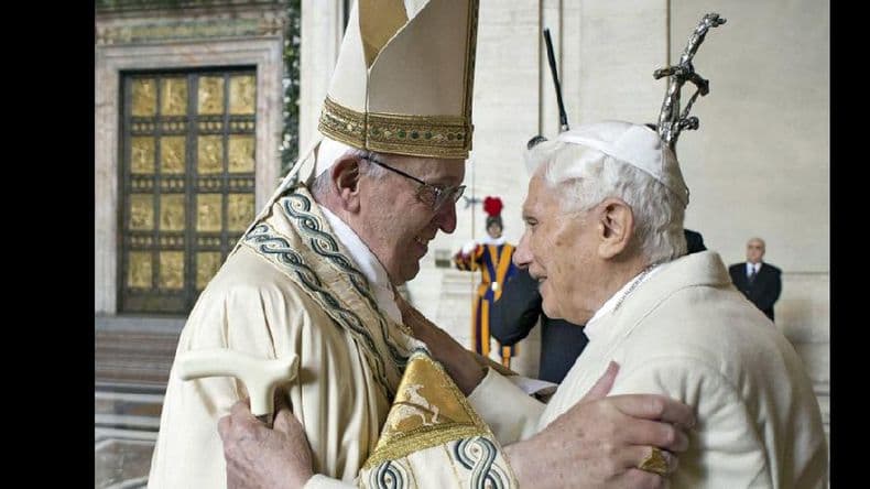 El Papa instó a la Iglesia a abrirse al mundo al inaugurar el Jubileo